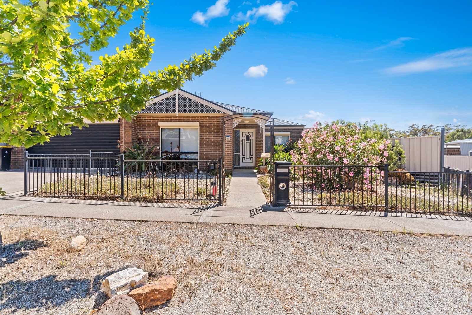 11 Aliza Avenue CALIFORNIA GULLY 1