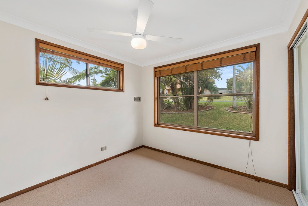 11 Alkina St  SAPPHIRE BEACH 12