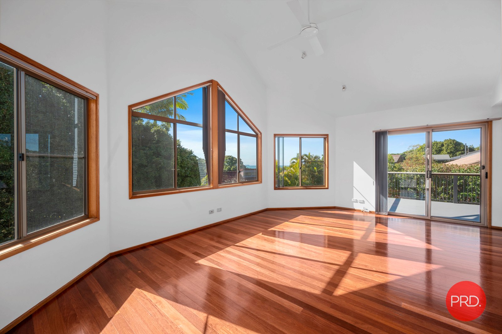 11 Alkina Street SAPPHIRE BEACH 13