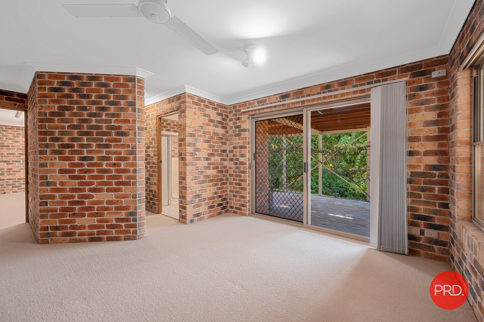 11 Alkina Street SAPPHIRE BEACH 21