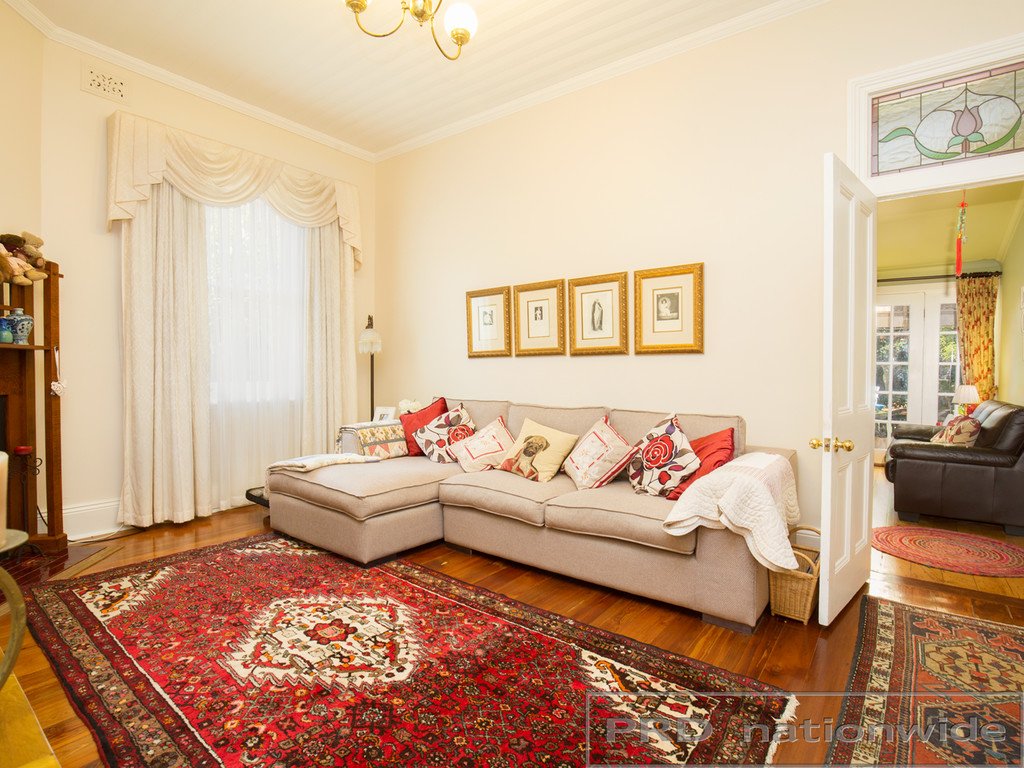 11 Allan Street LORN 3