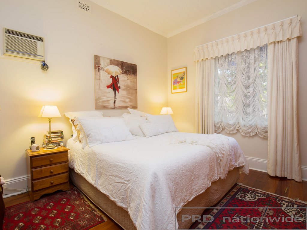 11 Allan Street LORN 5