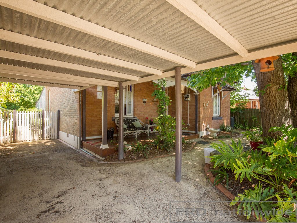 11 Allan Street LORN 15