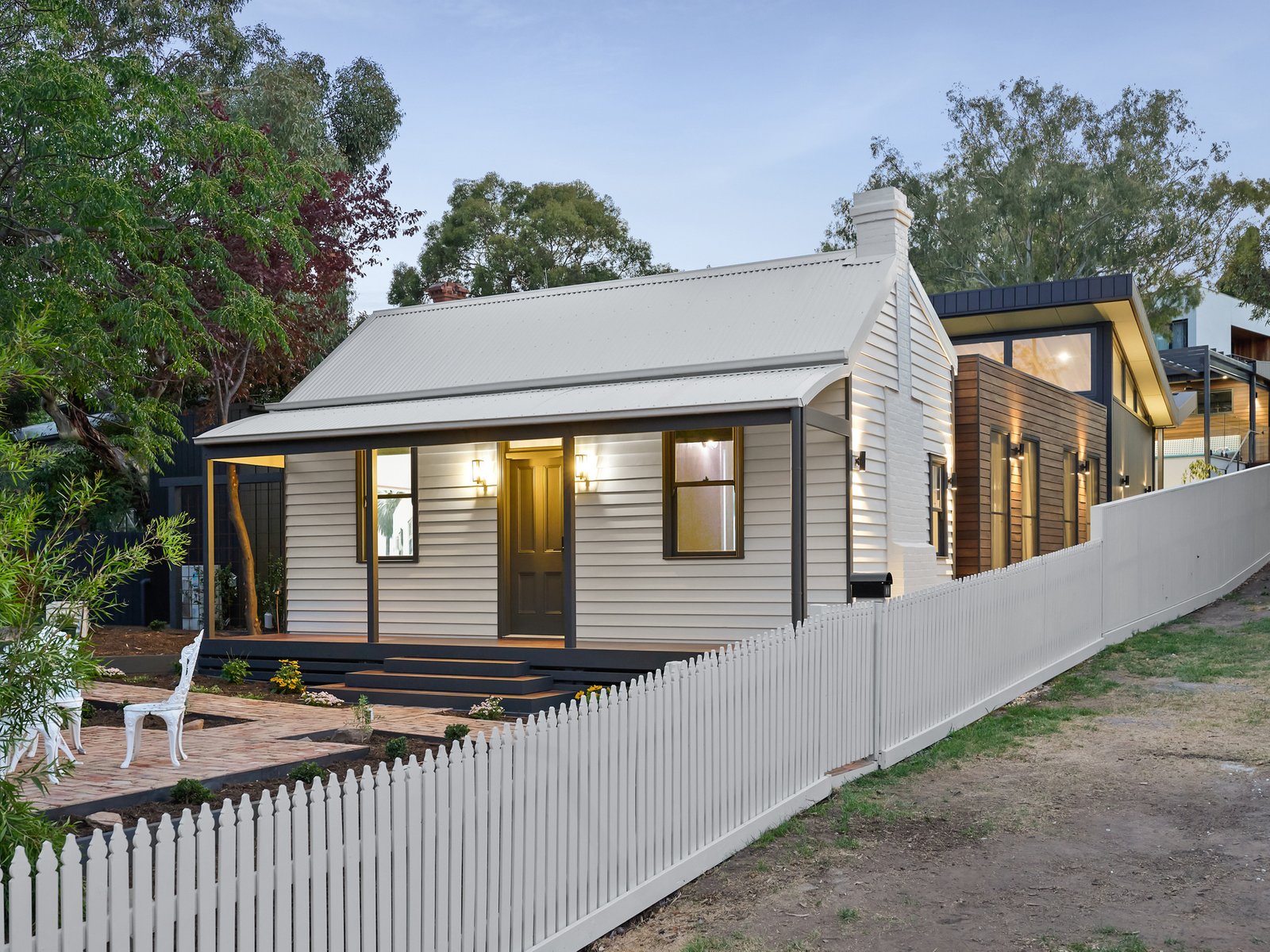 Photos: 11 Anderson Street