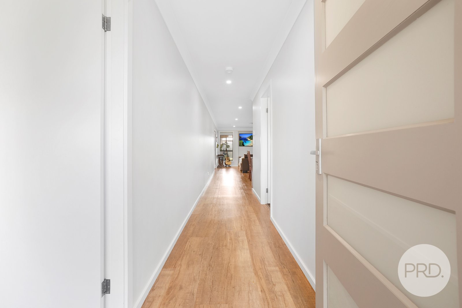 11 Angus Place TAMWORTH 2