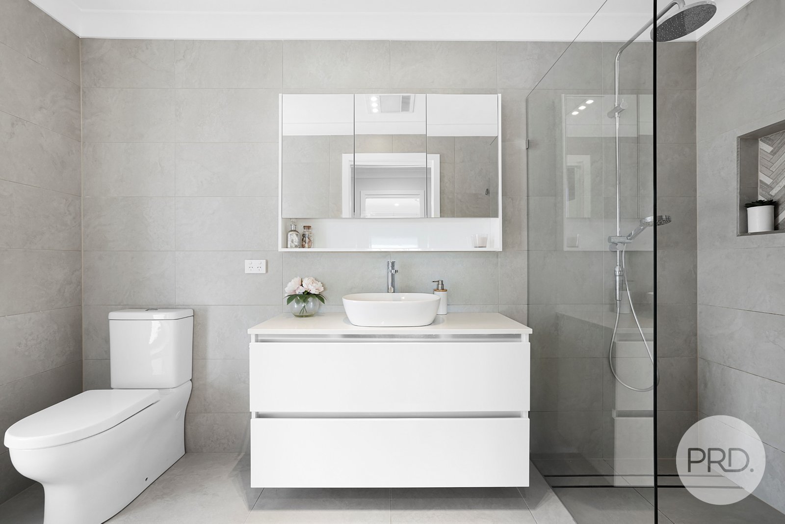 11 Angus Place TAMWORTH 15