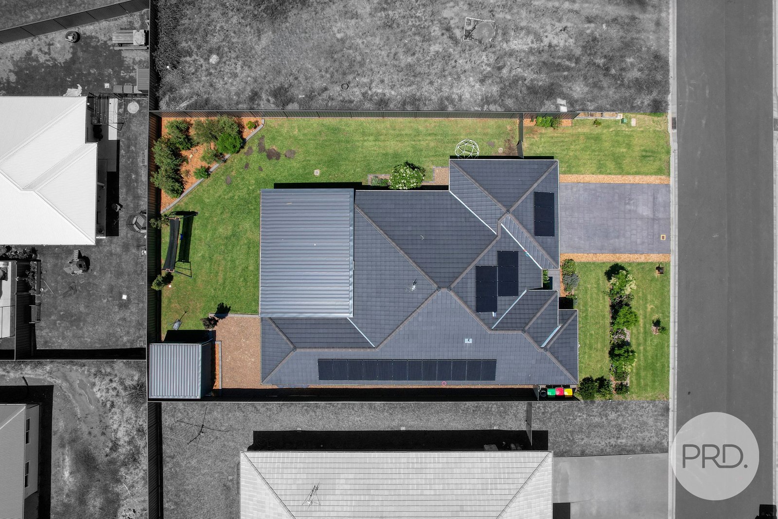 11 Angus Place TAMWORTH 27