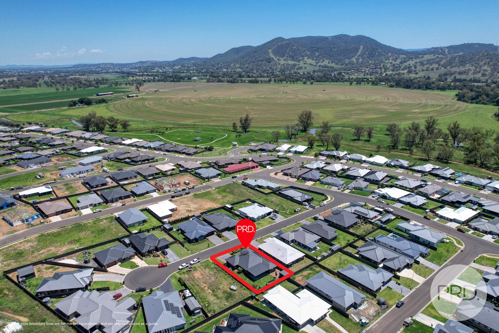 11 Angus Place TAMWORTH 30