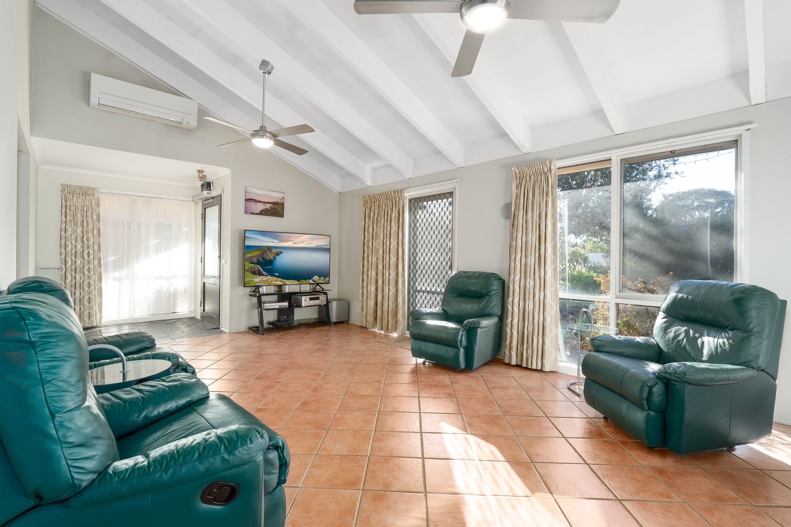 Gallery: 11 Anita Court