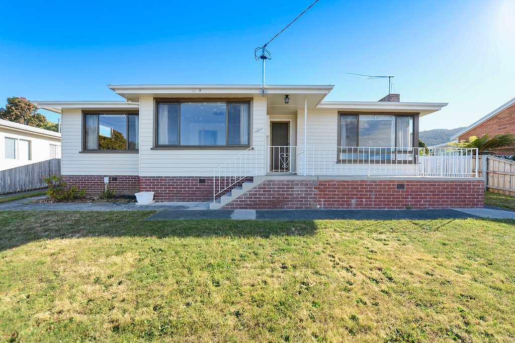 11 Anthony Place GLENORCHY 1