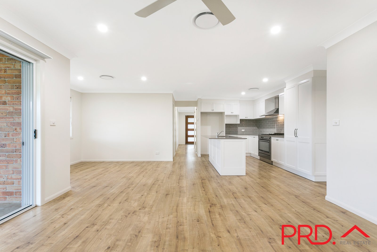 11 Appaloosa Place TAMWORTH 14