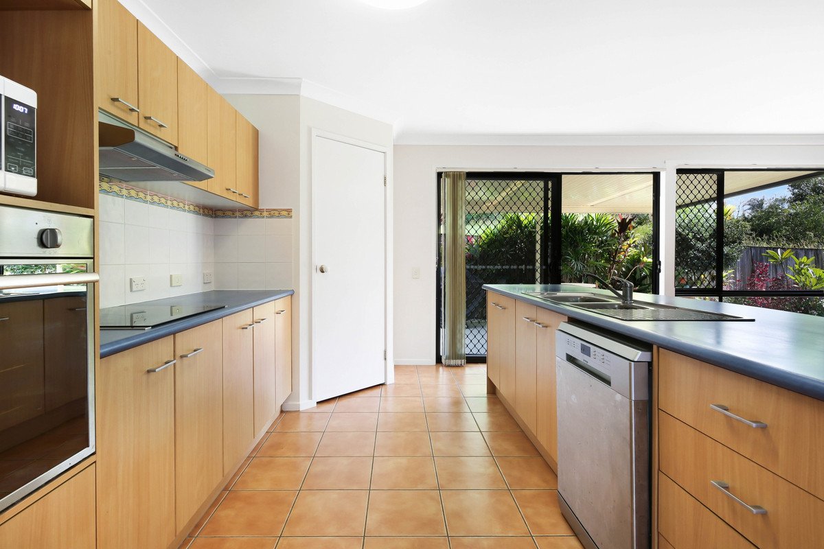 11 Arbury Hill Close Burleigh Heads 6