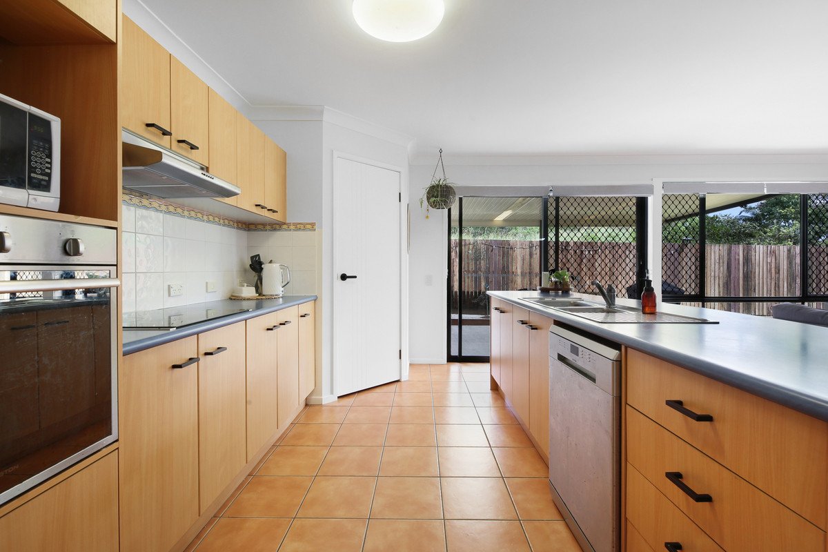 11 Arbury Hill Close Burleigh Heads 7