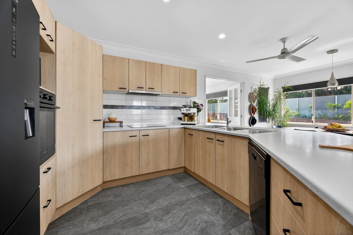 11 Ardisia Court Burleigh Heads 7