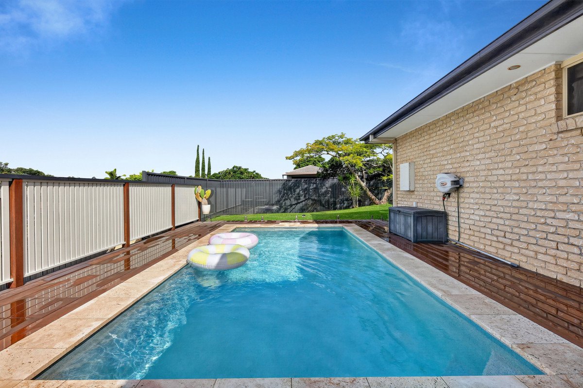 11 Ardisia Court Burleigh Heads 12