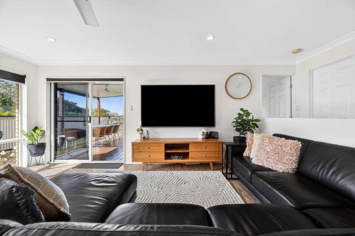 11 Ardisia Court Burleigh Heads 16