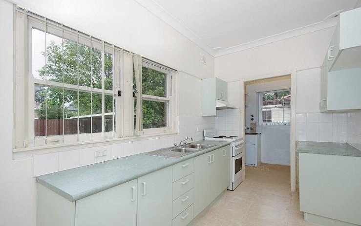 11 Arnold Street PEAKHURST 2