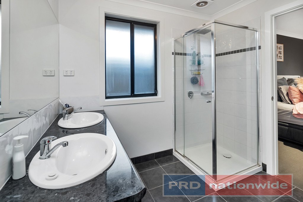 11 Arwon Crescent ALFREDTON 7