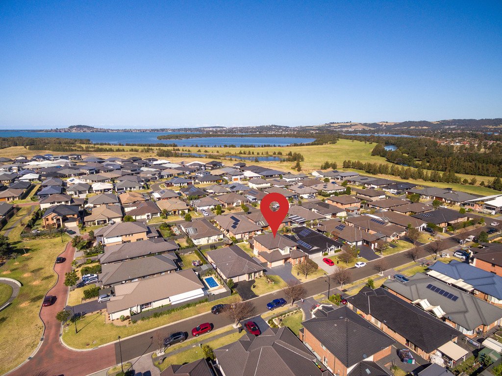 11 Athanlin Avenue HAYWARDS BAY 2