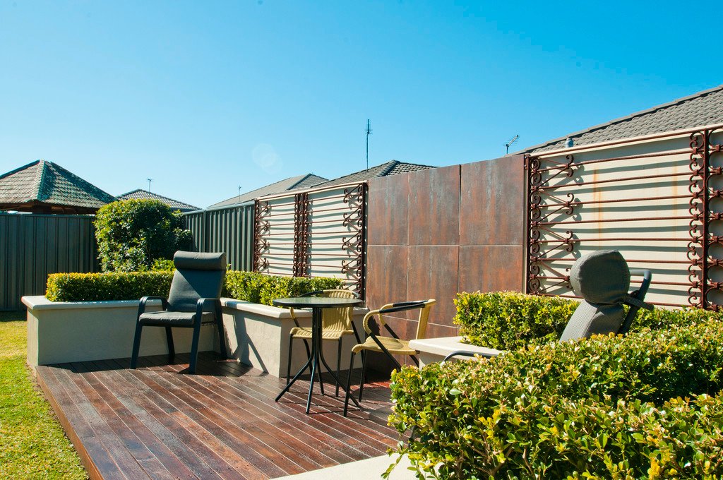 11 Athanlin Avenue HAYWARDS BAY 5