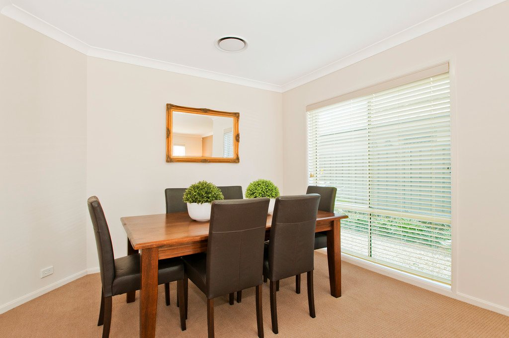 11 Athanlin Avenue HAYWARDS BAY 10