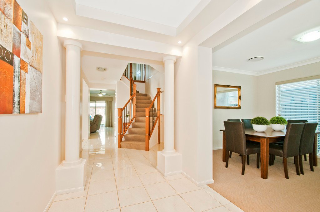 11 Athanlin Avenue HAYWARDS BAY 11
