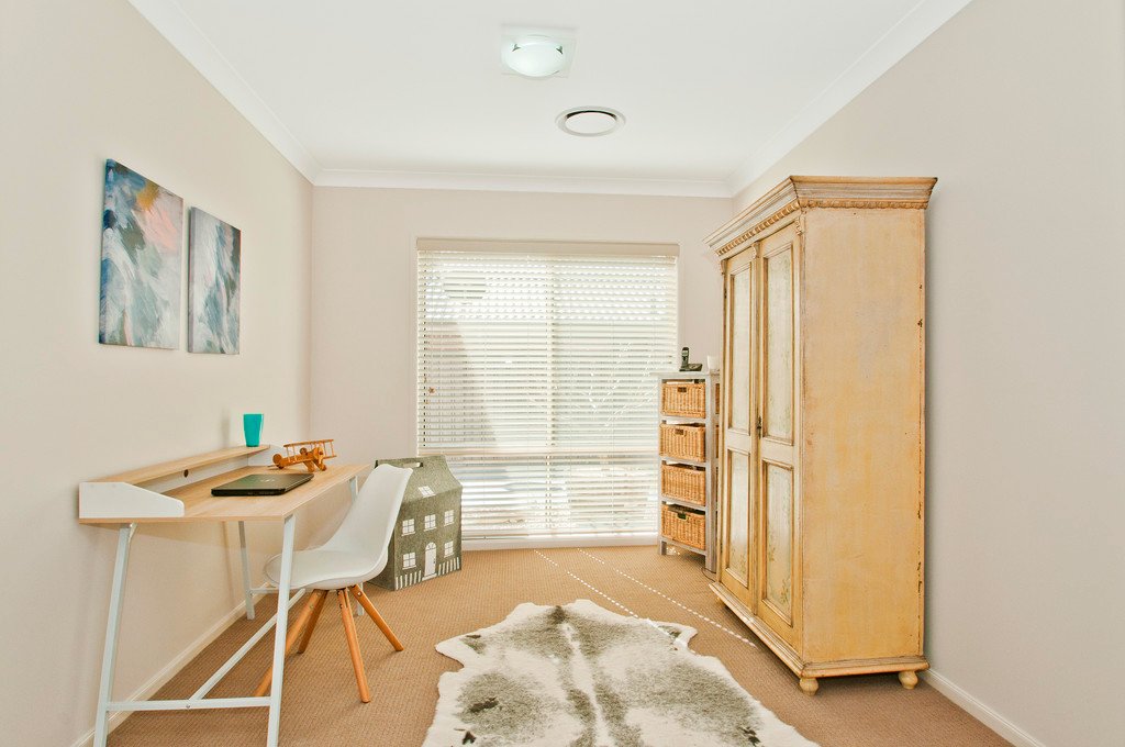 11 Athanlin Avenue HAYWARDS BAY 17