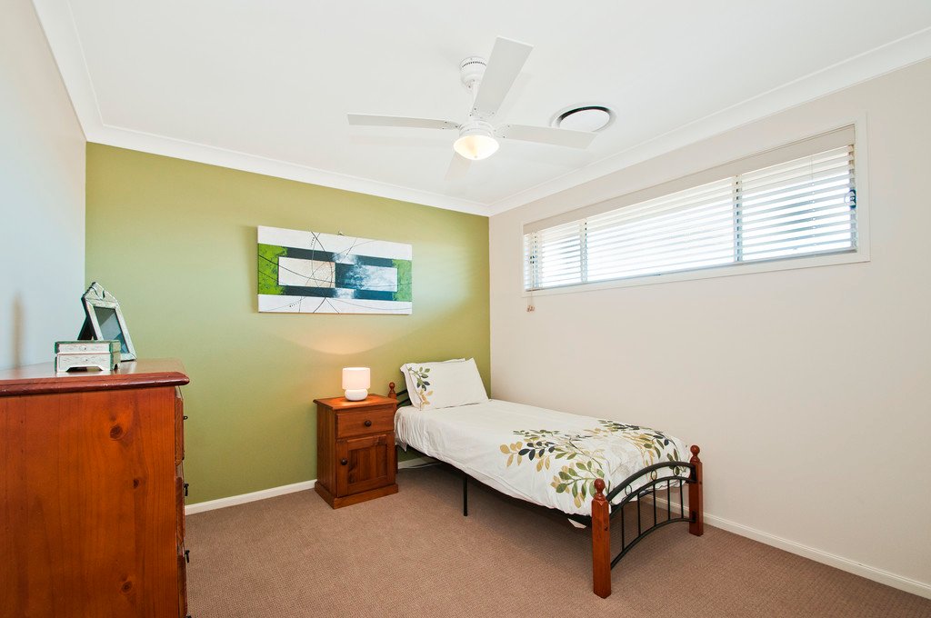 11 Athanlin Avenue HAYWARDS BAY 19
