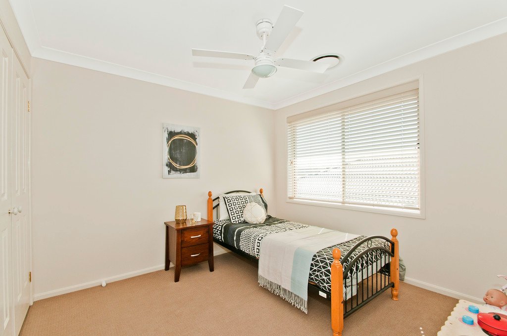 11 Athanlin Avenue HAYWARDS BAY 20