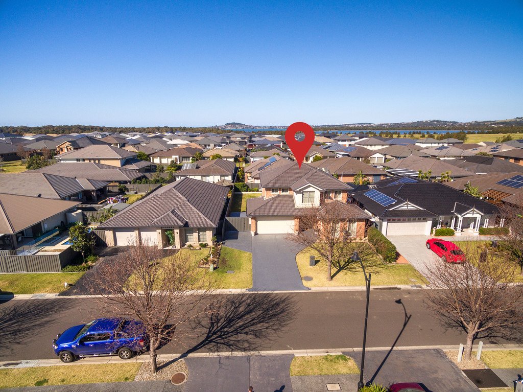 11 Athanlin Avenue HAYWARDS BAY 24