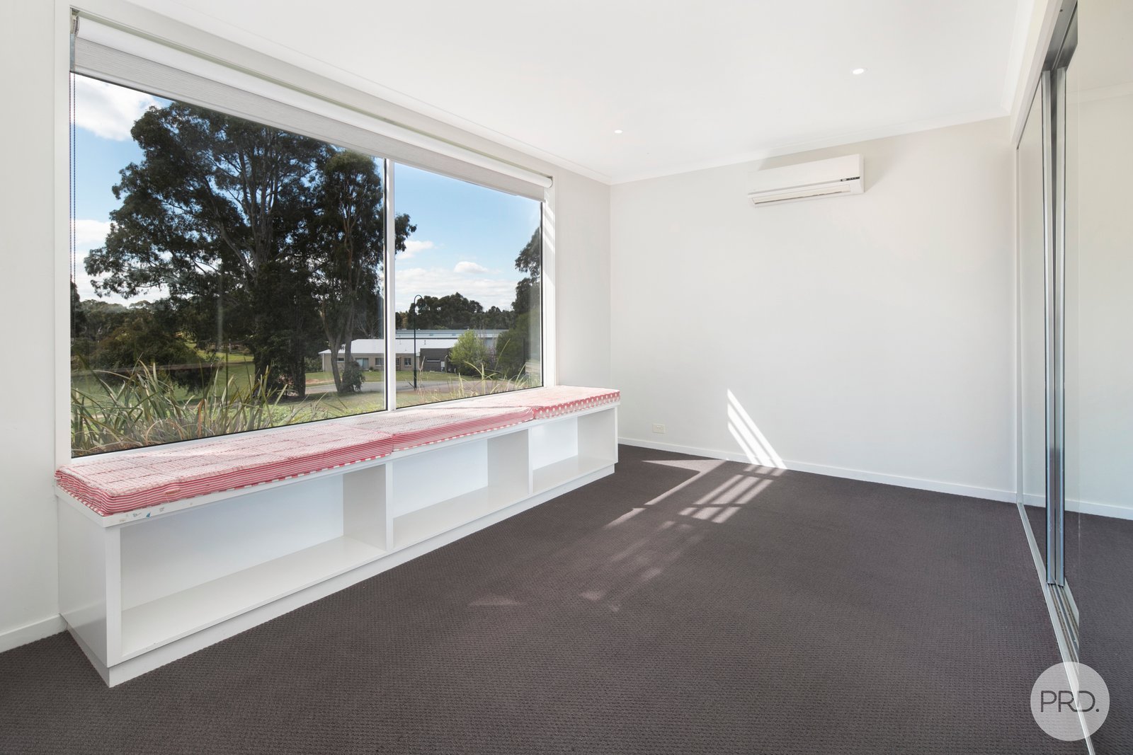 11 Augusta Drive CRESWICK 9