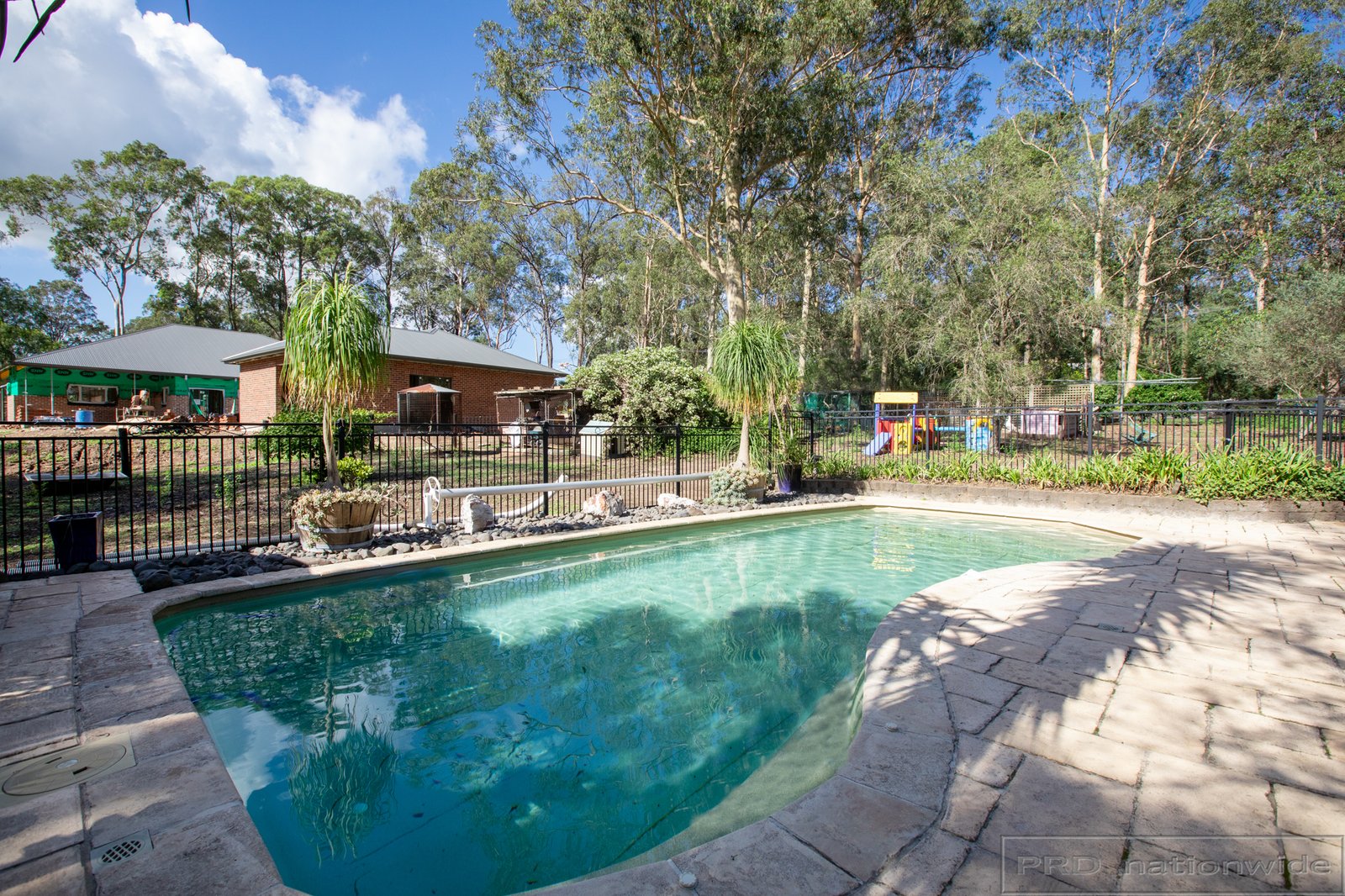 11 Avalon Drive THORNTON 4
