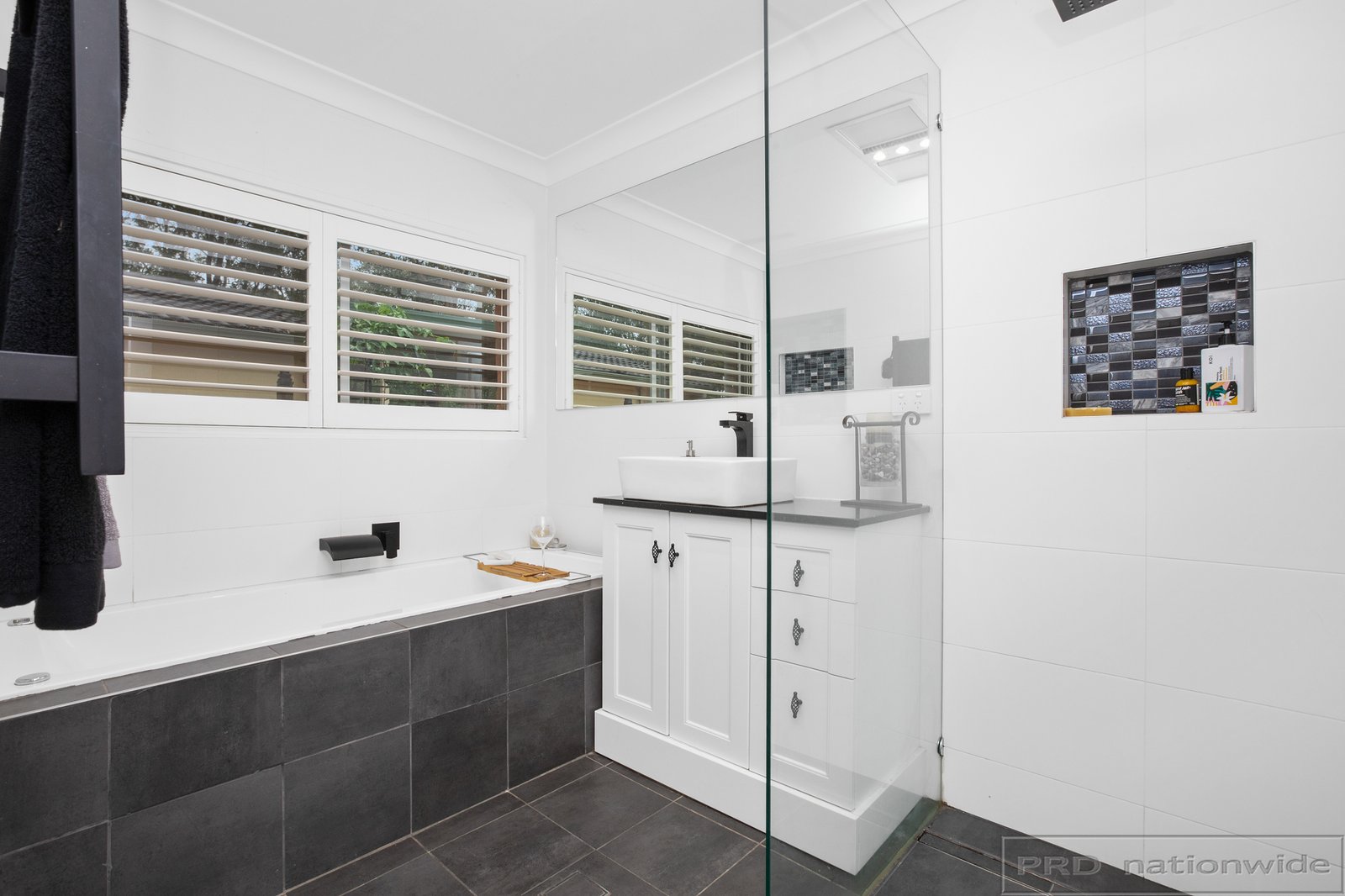 11 Avalon Drive THORNTON 12