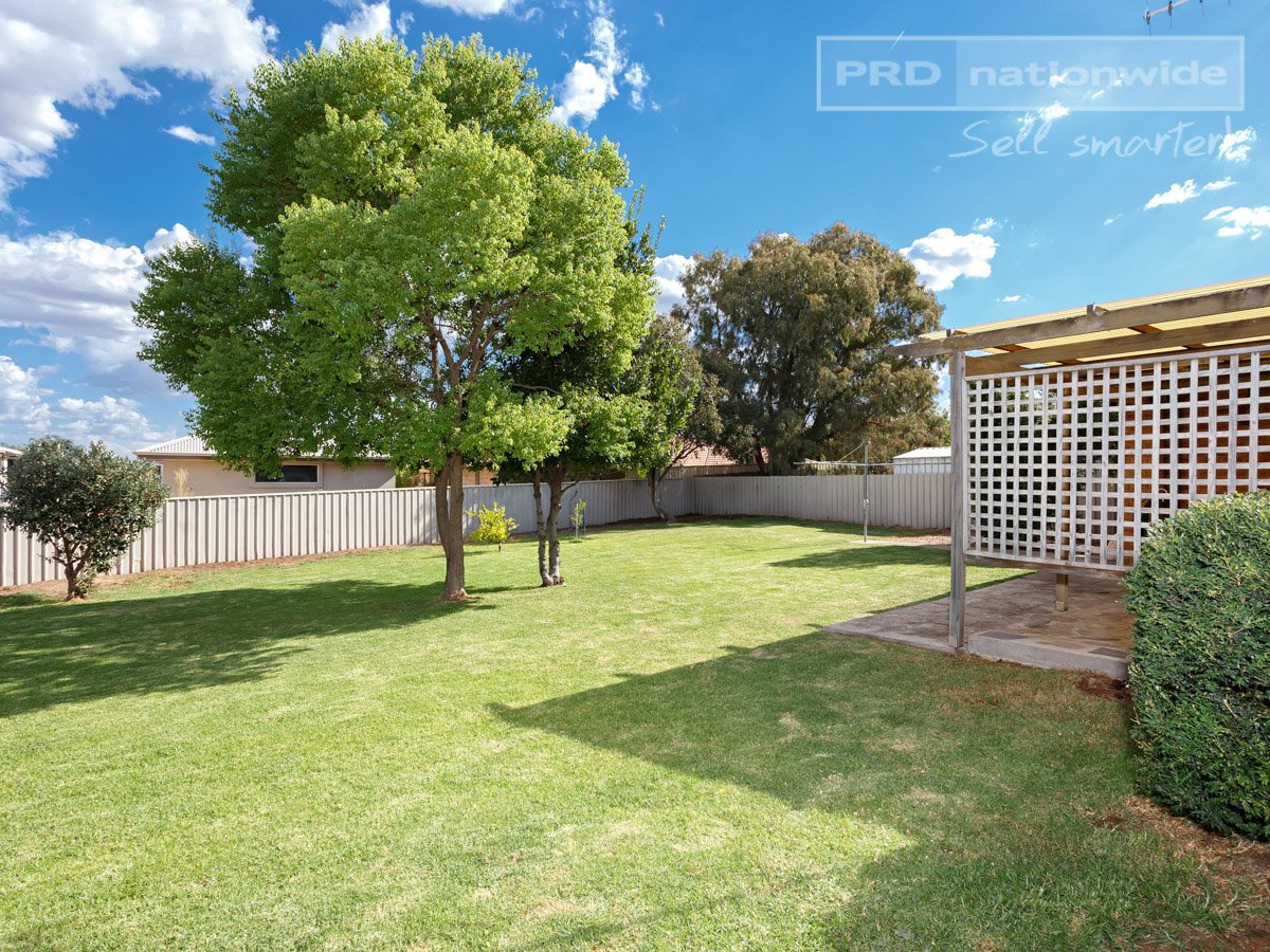11 Avocet Drive ESTELLA 2