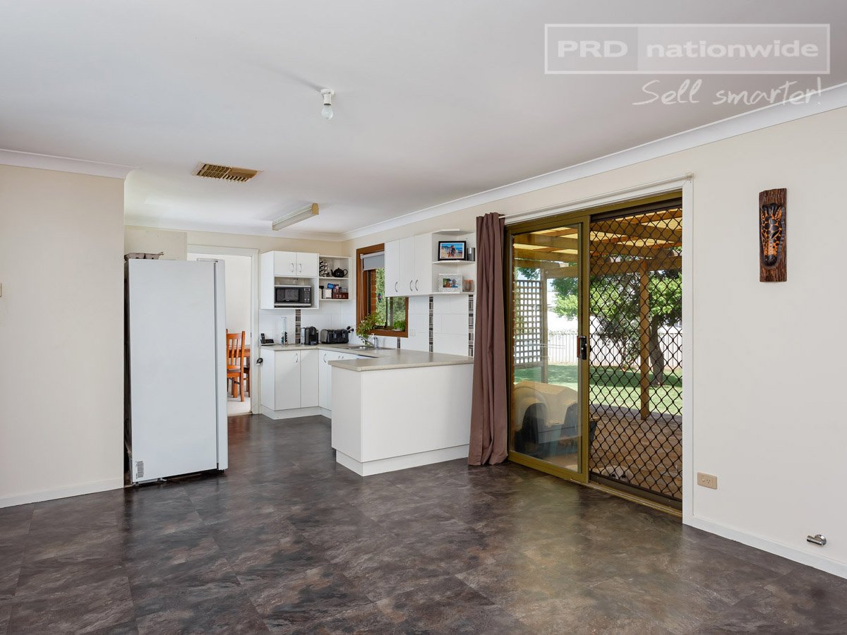 11 Avocet Drive ESTELLA 3