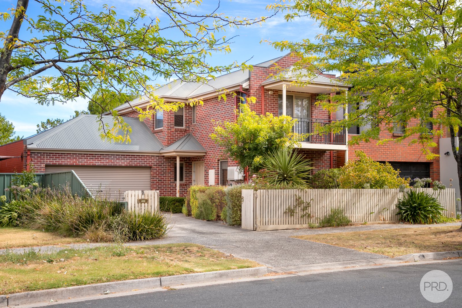 11 Ayrvale Avenue LAKE GARDENS 1