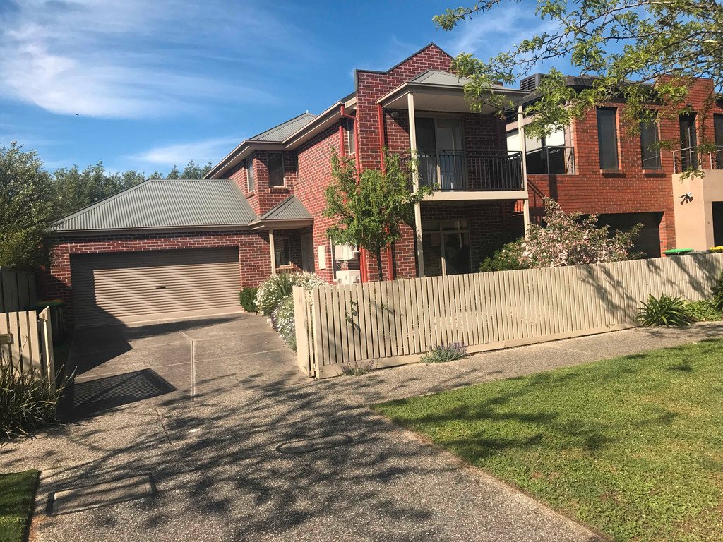 11 Ayrvale Avenue LAKE GARDENS 1