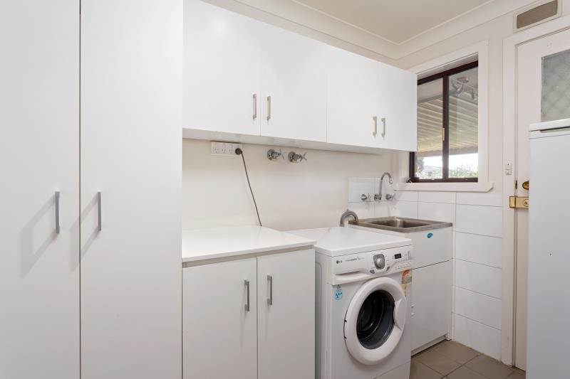 11 Balmoral Crescent LAKE ALBERT 6