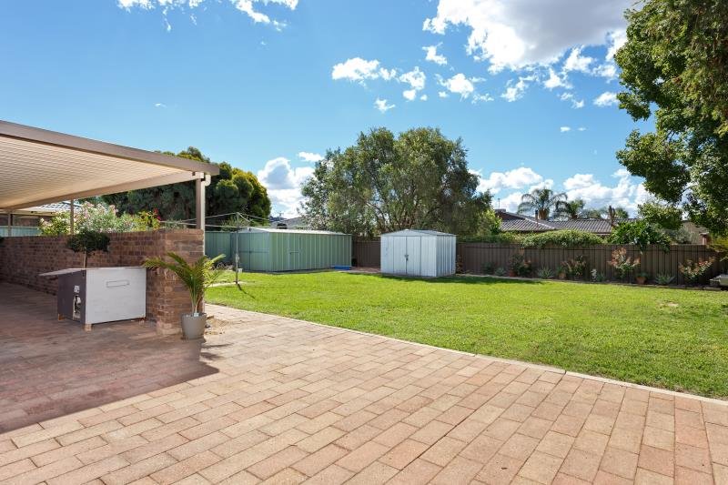 11 Balmoral Crescent LAKE ALBERT 7