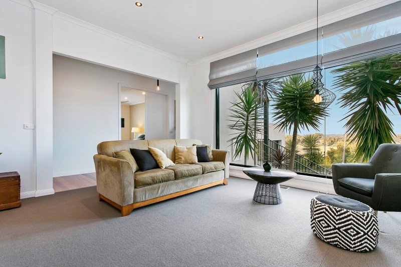 11 Balmoral Drive GOLDEN SQUARE 2
