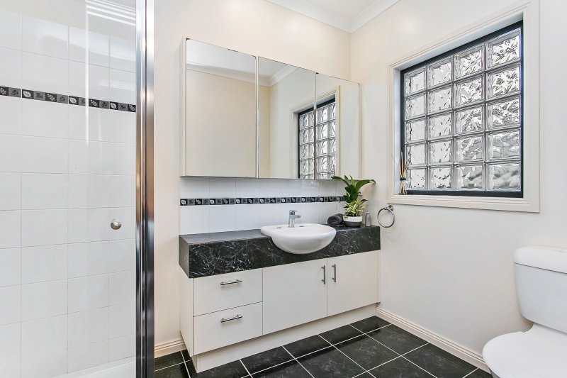 11 Balmoral Drive GOLDEN SQUARE 4