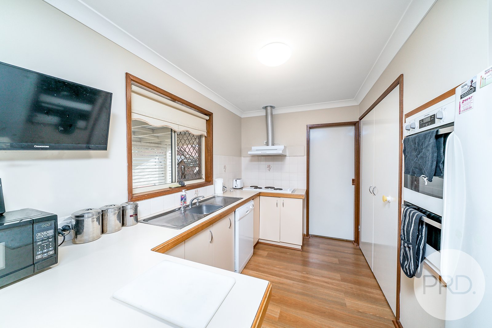 11 Bamarook Crescent GLENFIELD PARK 2