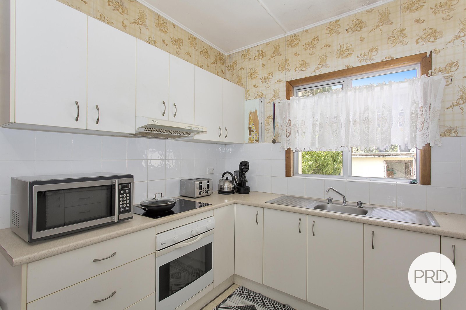 11 Bartlett Street BONNY HILLS 4