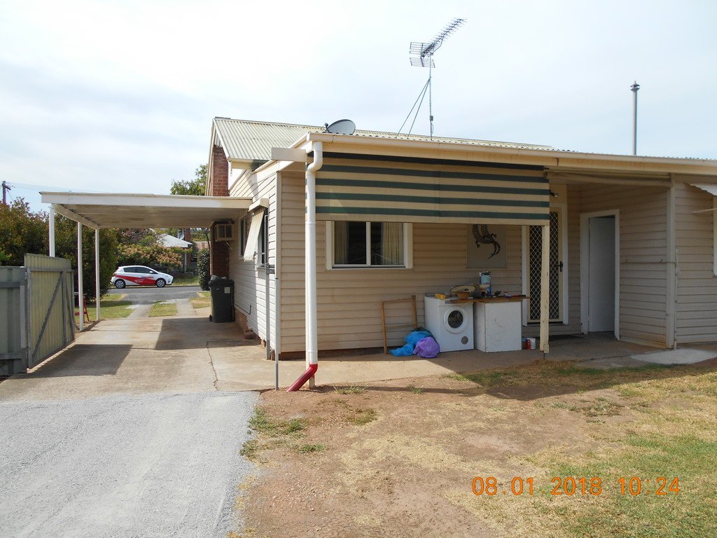 11 Bassett Street TUMUT 6