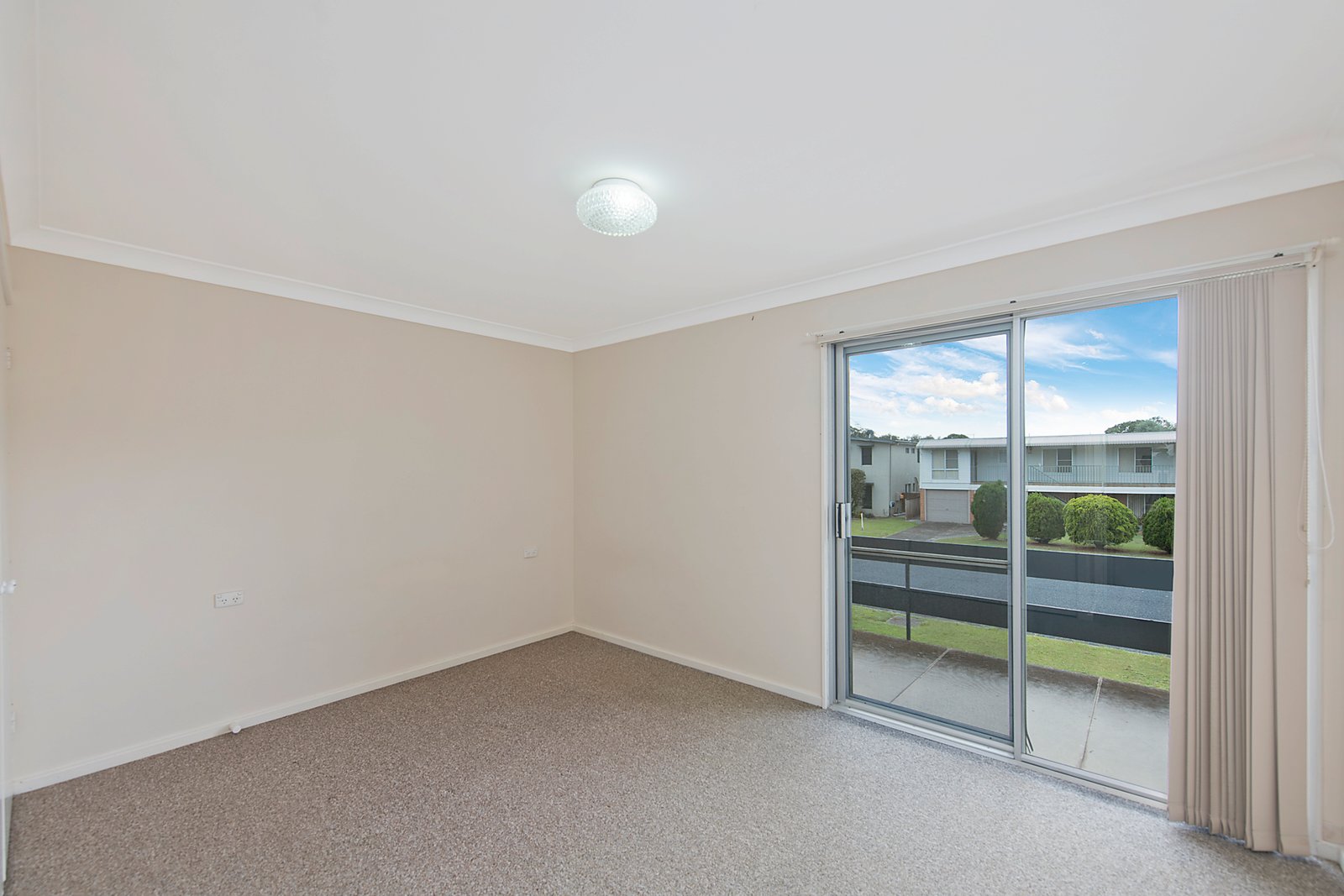 11 Bayside Avenue NORTH HAVEN 5