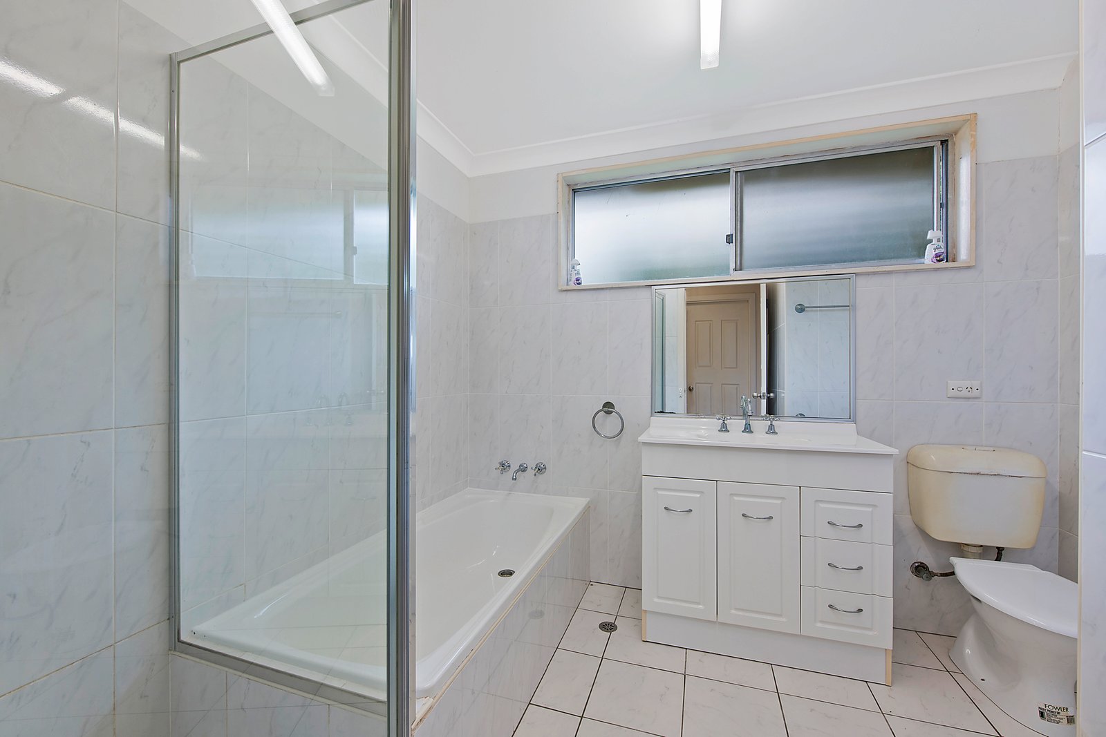 11 Bayside Avenue NORTH HAVEN 10
