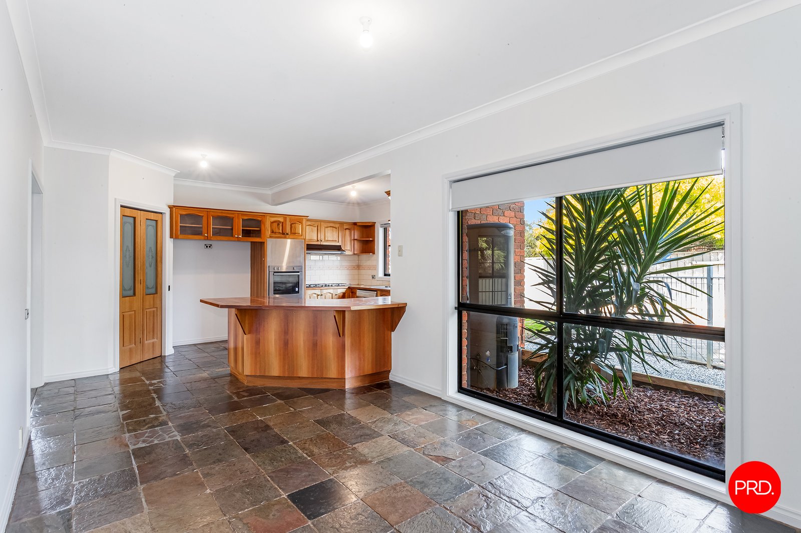 11 Bedford Court GOLDEN SQUARE 9