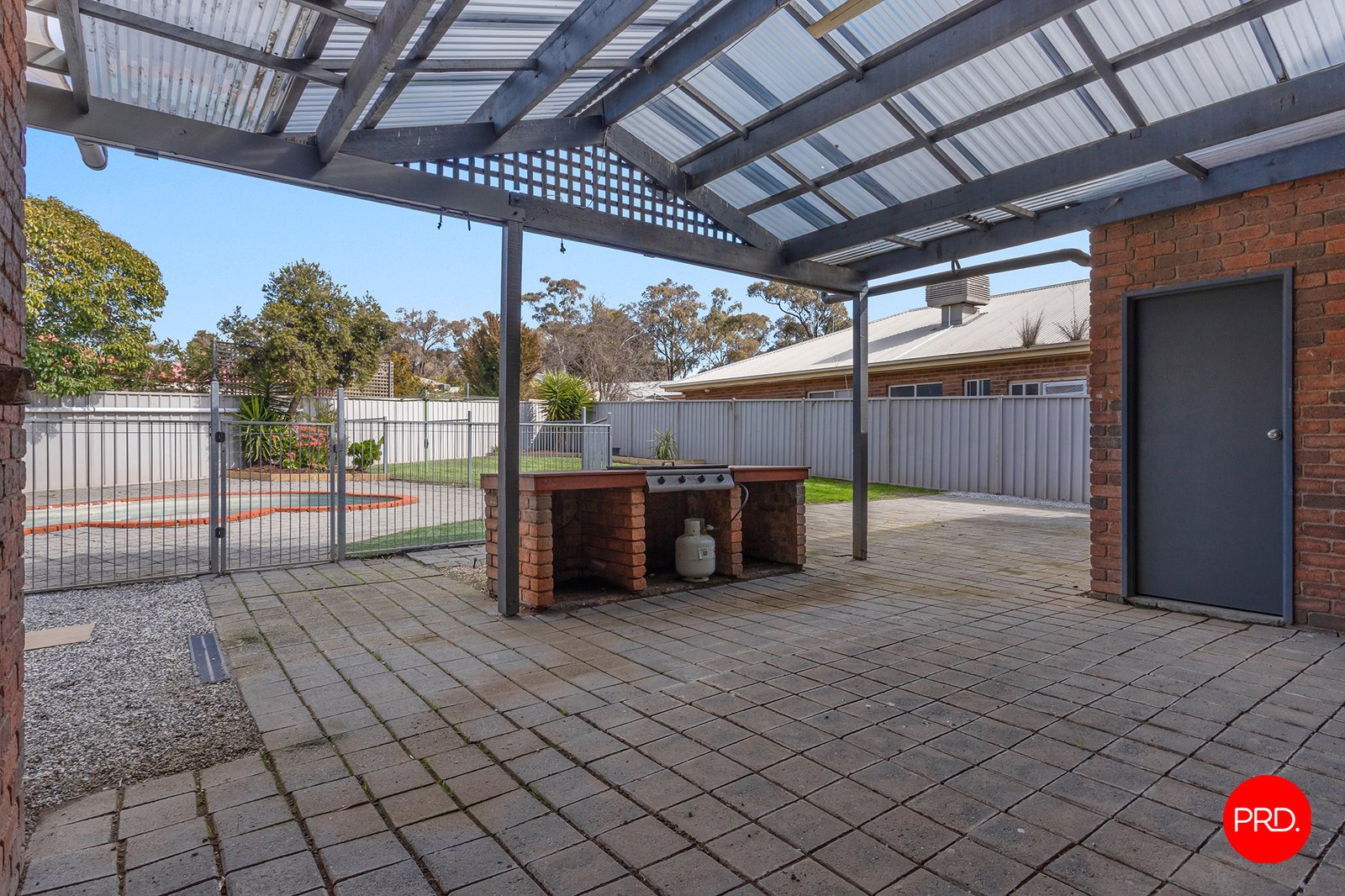 11 Bedford Court GOLDEN SQUARE 17