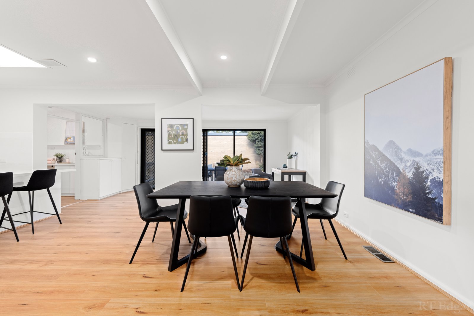 Real Estate and Property in 11 Bermuda Drive, Blackburn South, VIC