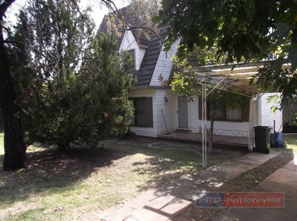 11 Birch Street BATLOW 1